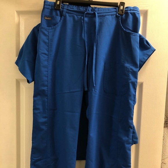 scrub set - Picture 2 of 3